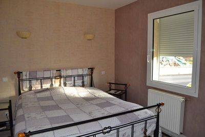 Villa avec entrepôt T4 Villa avec entrepôt, parfait état. Sans travaux. Villa avec entrepôt 4 Villa avec entrepôt, parfait état. Sans travaux.
