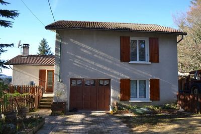 Maison T5 Le Chambon sur Lignon Proche village et bois. Terrasses et dépendances. Maison 5 Le Chambon sur Lignon Proche village et bois. Terrasses et dépendances.
