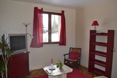 Appartement Rez de chaussée, proche centre village. Jardin