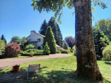 Propriété sur environ 2 hectares à 2 pas du Chambon sur Lignon