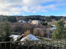 Meublé avec balcon proche centre village au Chambon sur Lignon