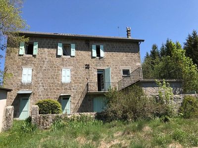 Campagne du Chambon sur Lignon Nombreuses pièces. Vue dominante.
