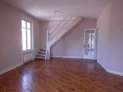 Appartement T5 LE CHAMBON SUR LIGNON CENTRE Appartement en duplex Appartement 5 LE CHAMBON SUR LIGNON CENTRE Appartement en duplex