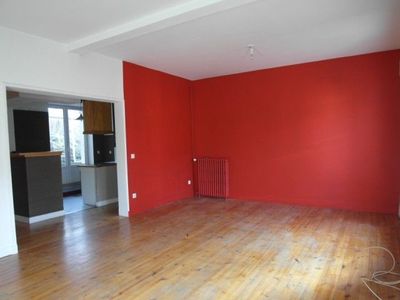 Appartement T3 LE CHAMBON SUR LIGNON CENTRE Exceptionnel au coeur du village Appartement 3 LE CHAMBON SUR LIGNON CENTRE Exceptionnel au coeur du village