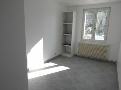 Appartement T2 Le Chambon sur Lignon  Appartement refait à neuf. Meublé.