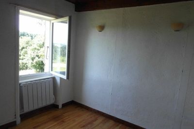 Maison mitoyenne Campagne du Mazet St Voy Petite maison T3 avec jardin