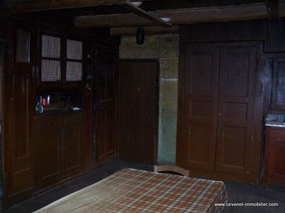 Plus d'un hectare T4 SECTEUR DU MEZENC Ferme à restaurer