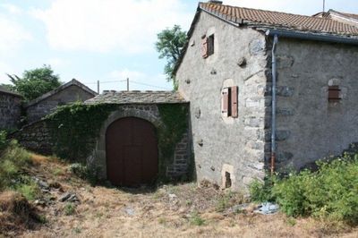 Plus d'un hectare T4 Secteur  Mazet St Voy Ferme à rénover Plus d'un hectare 4 Secteur  Mazet St Voy Haute-Loire Ferme à rénover