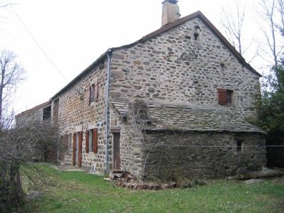 Moins d'un hectare T4 LES VASTRES Aucun vis à vis