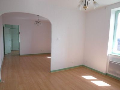 Appartement LE CHAMBON SUR LIGNON CENTRE 1.5 étage