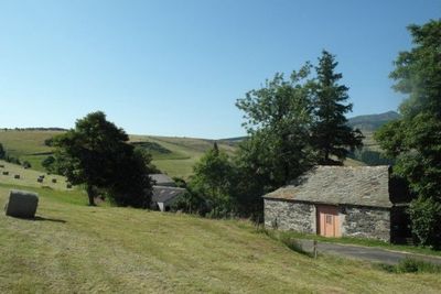 Ferme de hameau Plateau du Mézenc A rafraichir avec environnement exceptionnel Ferme de hameau Plateau du Mézenc A rafraichir avec environnement exceptionnel