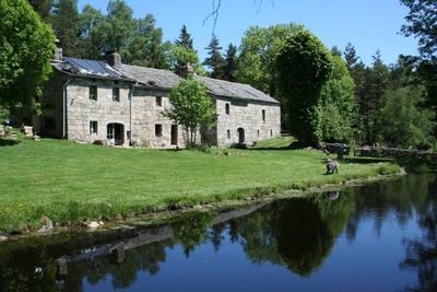 Ferme VENDU    Ferme avec 7 hectares Ferme en partie rénovée sur 7 hectares avec potentiel complémentaire Ferme VENDU    Ferme avec 7 hectares Campagne de Tence Ferme en partie rénovée sur 7 hectares avec potentiel complémentaire