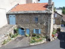 Ferme à rénover en plein centre du village du Chambon sur Lignon