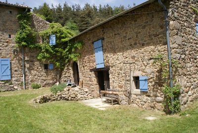Ferme rénovée Les Nonières 14Ha de terrain. Isolé. Calme. Cachet.