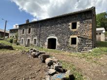 Ferme dans un hameau isolé à Champclause