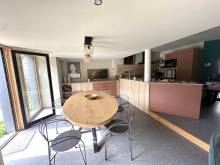 Maison de bourg entièrement rénovée avec jardin à Chenereilles