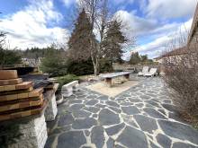 Maison des années 70 rénovée avec dépendances au Mazet Saint Voy