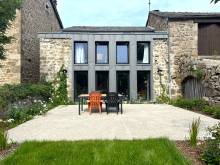 Maison de bourg entièrement rénovée avec jardin à Chenereilles