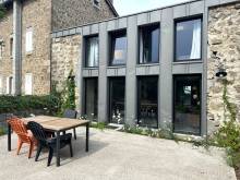 Maison de bourg entièrement rénovée avec jardin à Chenereilles