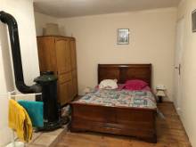 Ferme mitoyenne dans hameau aux Vastres