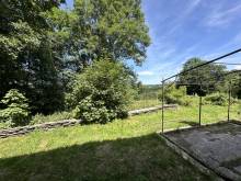 Ferme dans un hameau à rénover aux Vastres