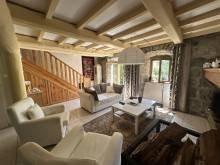 Coquette maison en pierre mitoyenne en campagne du Chambon sur Lignon