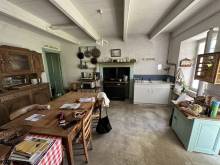 Ferme dans un hameau à rénover aux Vastres