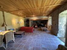 Hameau isolé proche du Golf du Chambon sur Lignon sur plus de 6 hectares