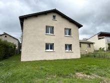 Maison à rafraichir avec jardin à Fay sur Lignon