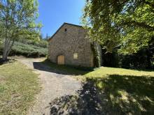 Hameau isolé proche du Golf du Chambon sur Lignon sur plus de 6 hectares
