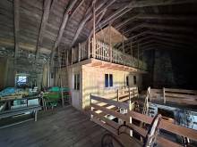 Ferme dans un hameau à rénover aux Vastres