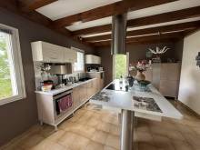 Villa dans quartier résidentiel à Saint-Agrève