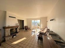 Maison à rafraichir avec dépendances, proche du village de Tence